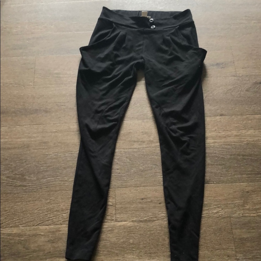 Equestrian leggings with pockets